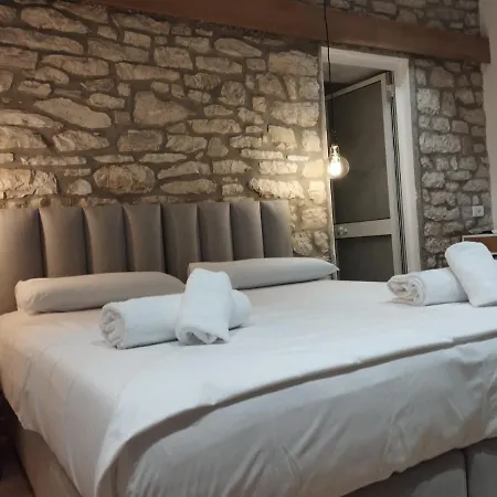 Comfort Guest Rooms Vila Hm Sarande Exterior photo