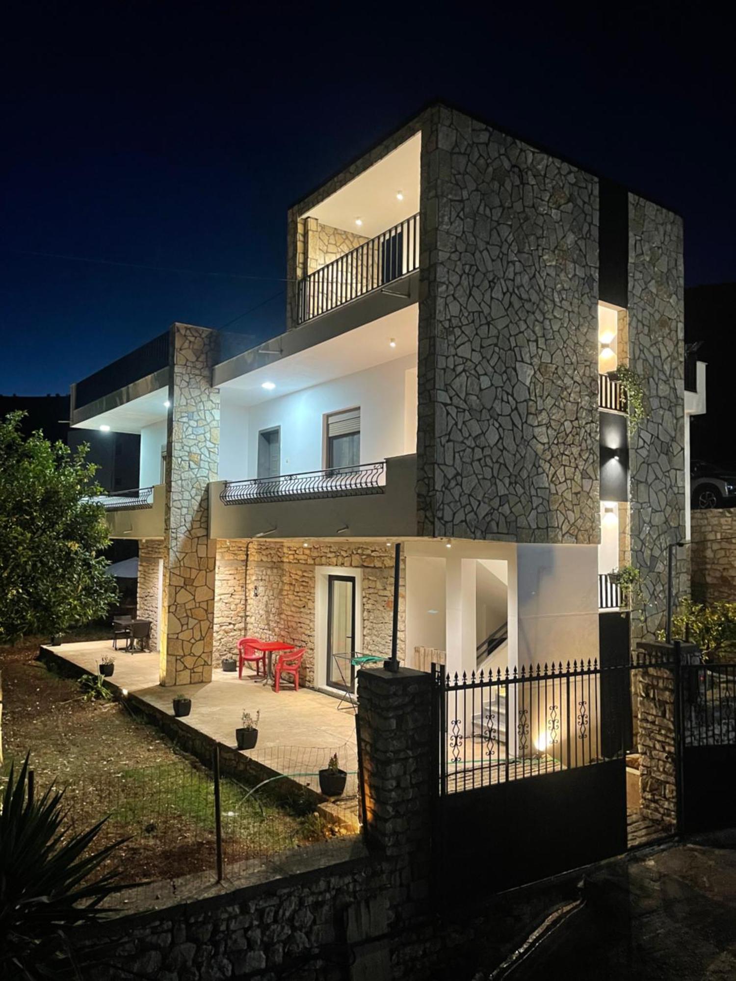 Ferienhaus Comfort Guest Hm Sarandë